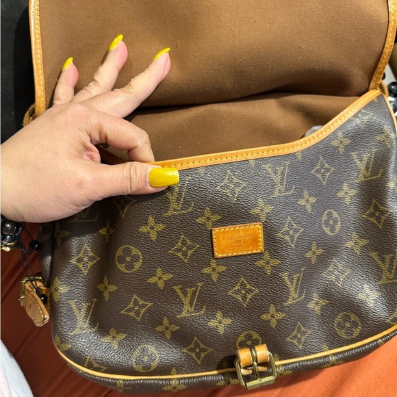 Louis Vuitton Samour PM Monogram Crossbody Bag - Picture 5 of 16